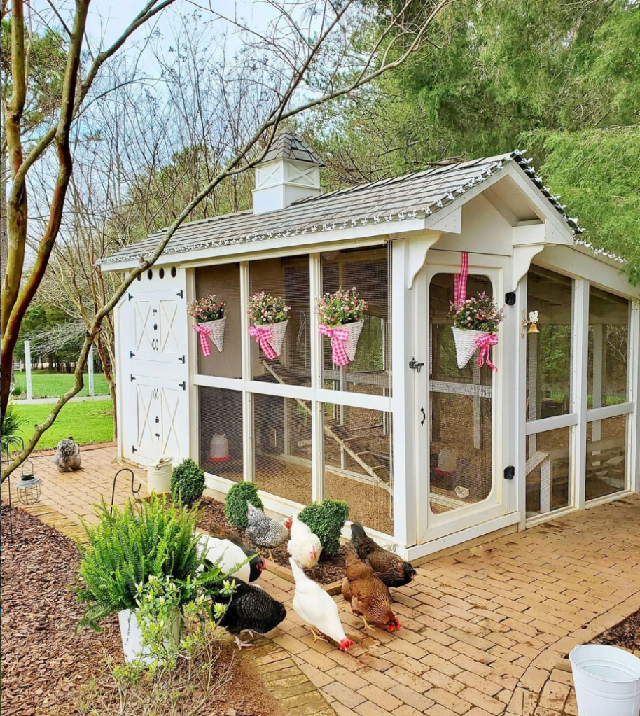 @happydaysfarm chicken coop