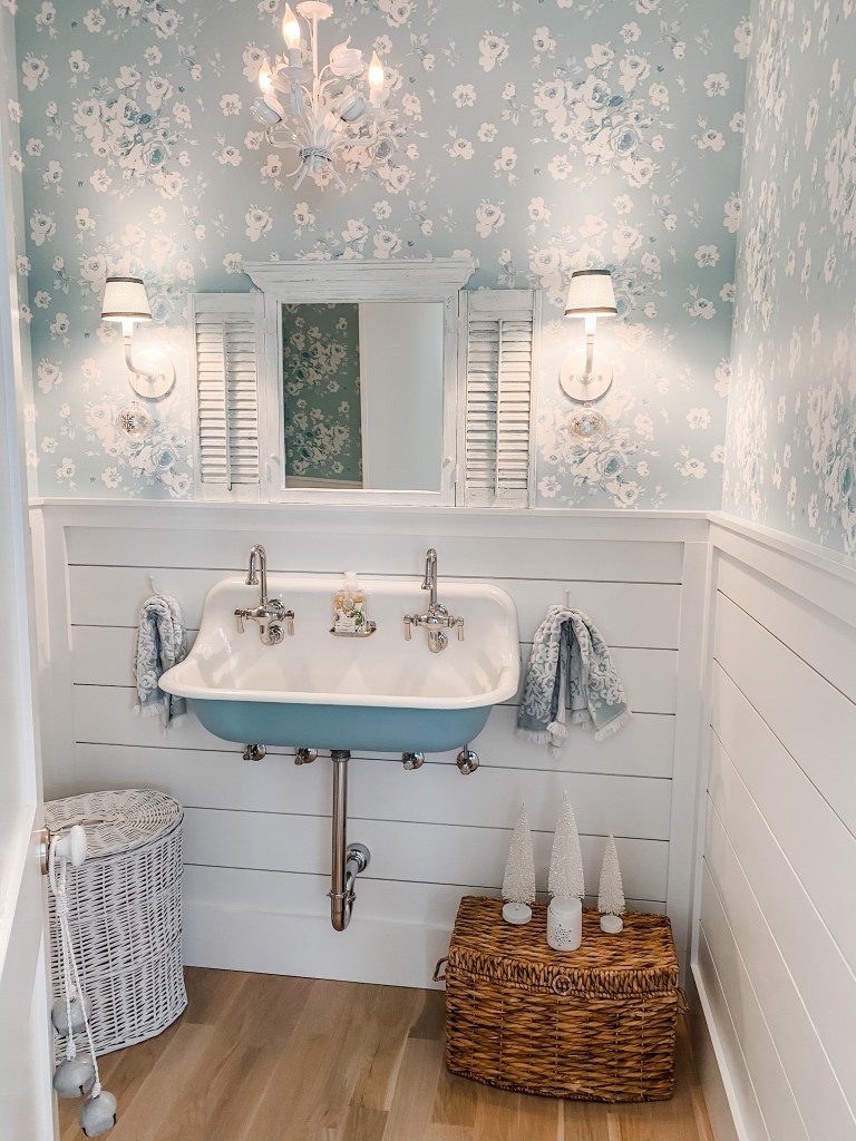 cottage farmhouse style powder room