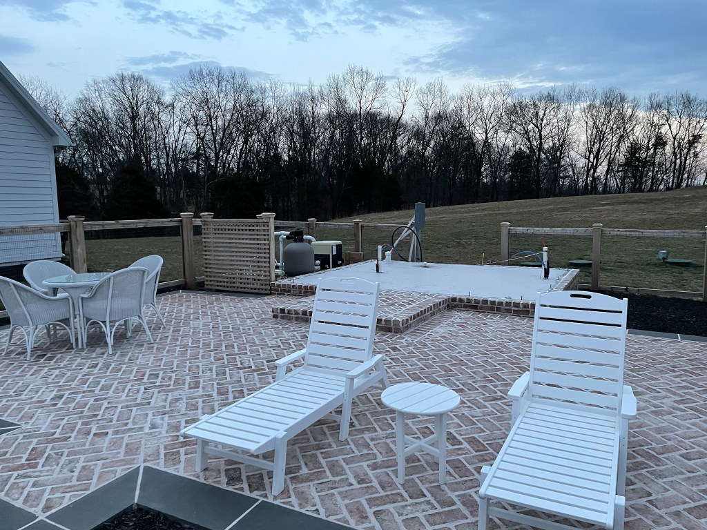 Pool house foundation