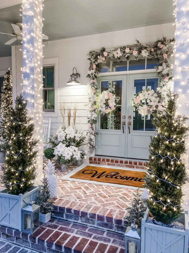 Christmas front porch From the HartLand